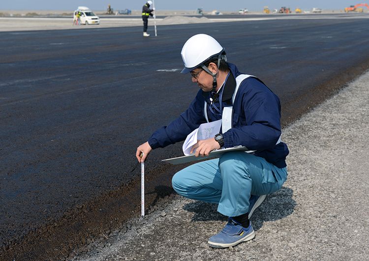 新ターミナルエプロン舗装工事施工管理